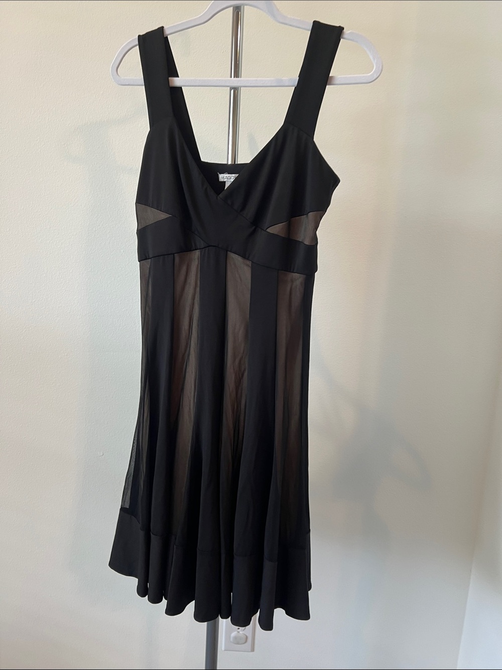 Black Sleeveless V-Neck Mesh Panel Dress